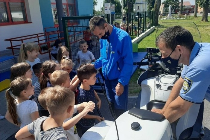 Policija u dječjem vrtiću