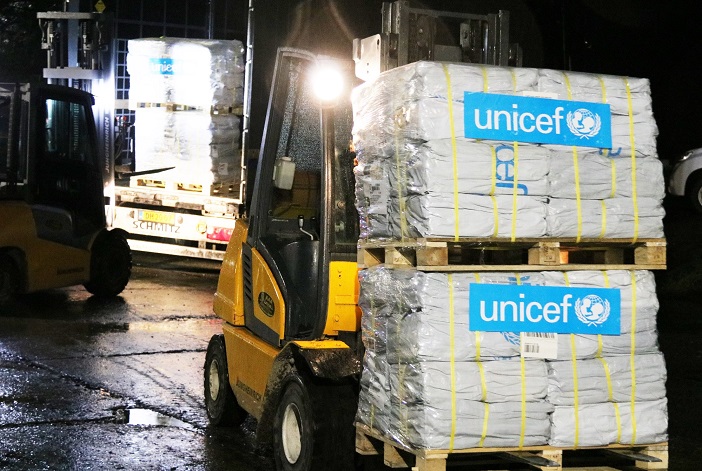 UNICEF dostavio 13,5 tona zaštitnih cerada