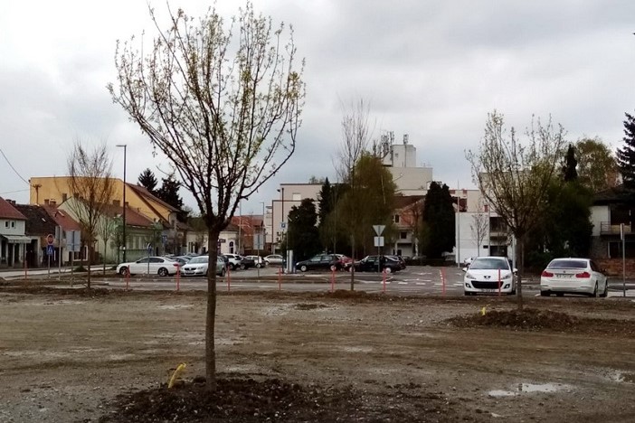 Započelo hortikulturno uređenje parka u Ulici Josipa Jurja Strossmayera