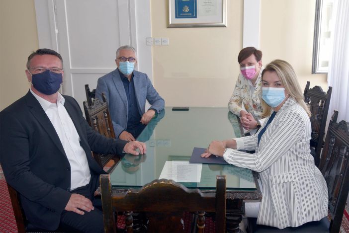 Ministrica turizma i sporta Nikolina Brnjac održala radni sastanak sa županom Danijelom Marušićem