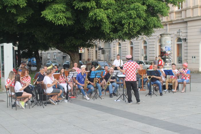 Limena glazba "Željezničar" na godišnjem koncertu u kockicama podržali repku