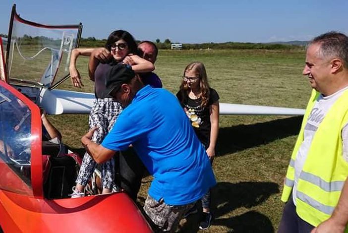 Aeroklub „Brod“ omogućio Udruzi osoba s invaliditetom poletjeti jedrilicom