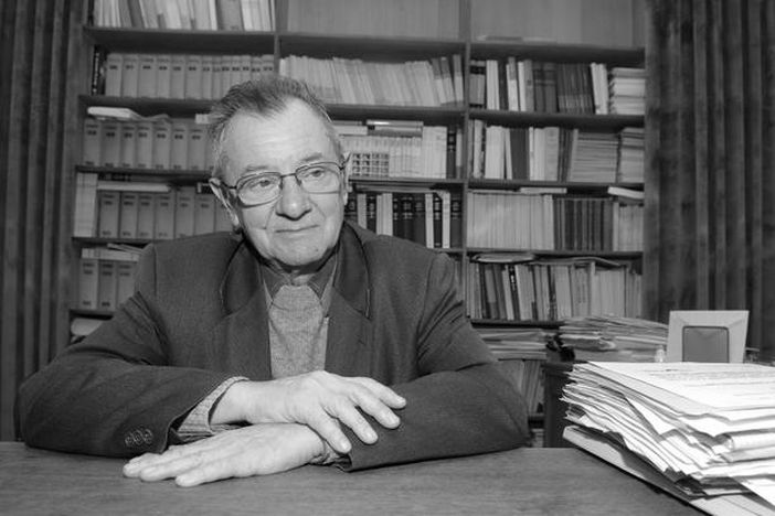 Preminuo Dubravko Jelčić, akademik, povjesničar književnosti i počasni građanin Slavonskoga Broda