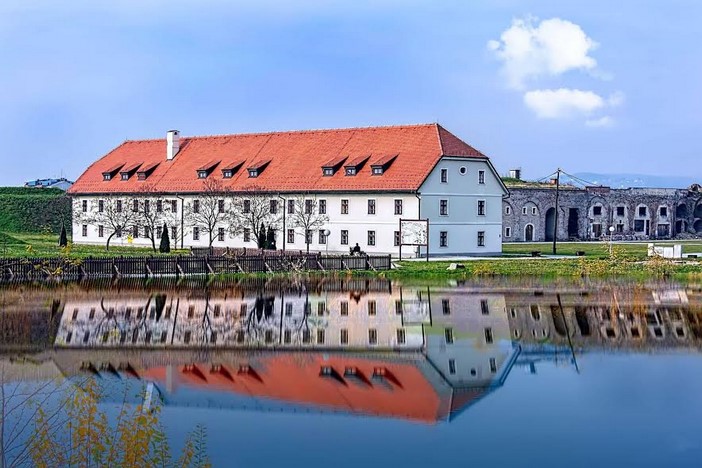 Izaberi naslovnicu kalendara za 2018. godinu kojeg će izdati Turistička zajednica Grada Slavonskog Broda