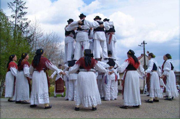 17.smotra folklora "Kolo na dva štuka"