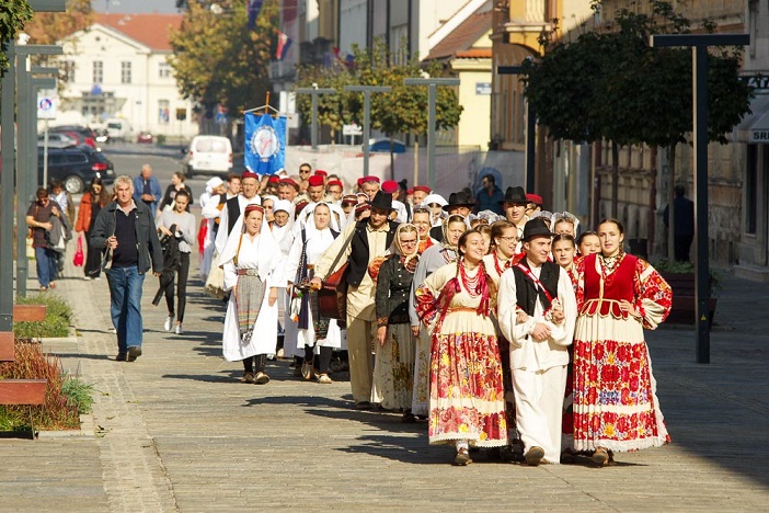 KUD Tomislav iz Donjih Andrijevaca na 26. susretu hrvatskih folklornih ansambala i izvornih skupina