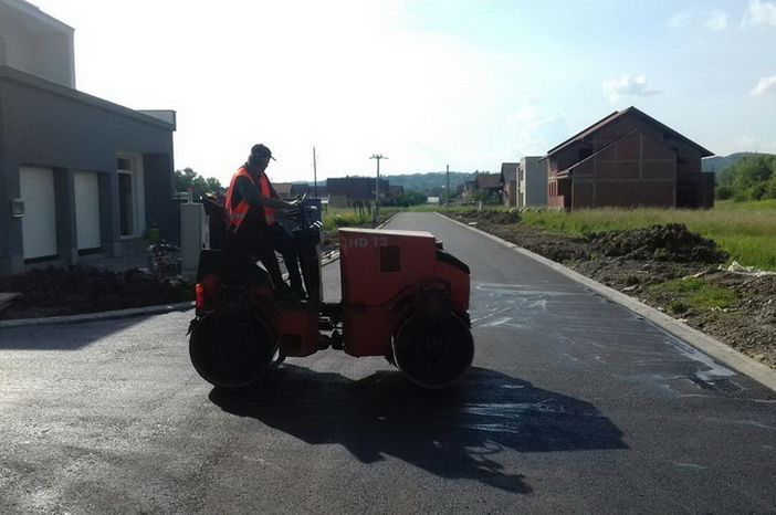 Asfaltirane ceste u Ulici Krivača I i Slavonskoj ulici