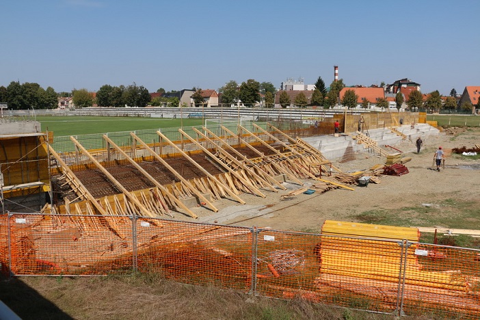 Istočna tribina Stadiona uz Savu polako poprima svoj oblik