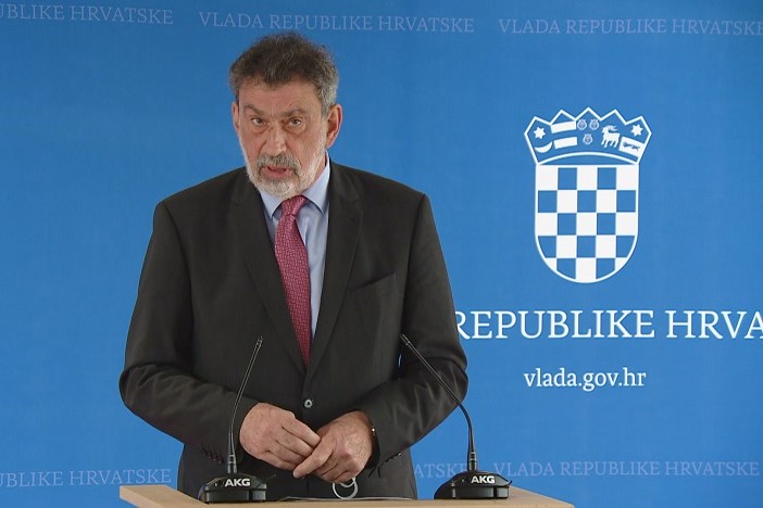 Fuchs: Najbolja je opcija da škole ostanu otvorene koliko god je to moguće