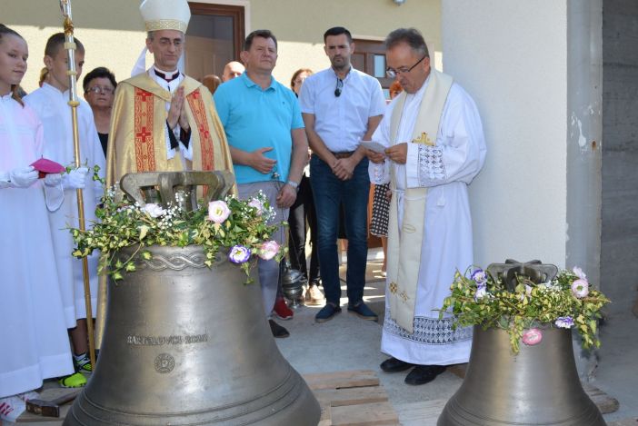 Prva misa u novoj crkvi u Bartolovcima, koja je u izgradnji