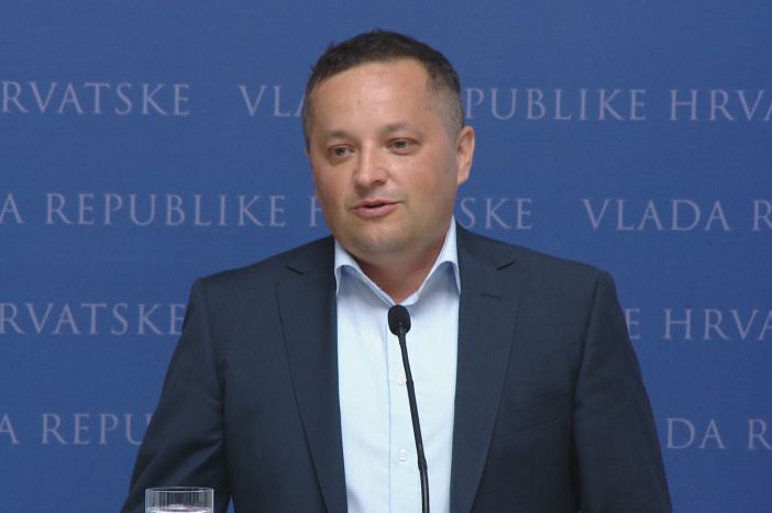 Kolarić: Ohrabrujem prelazak na online nastavu, pogotovo za srednje škole