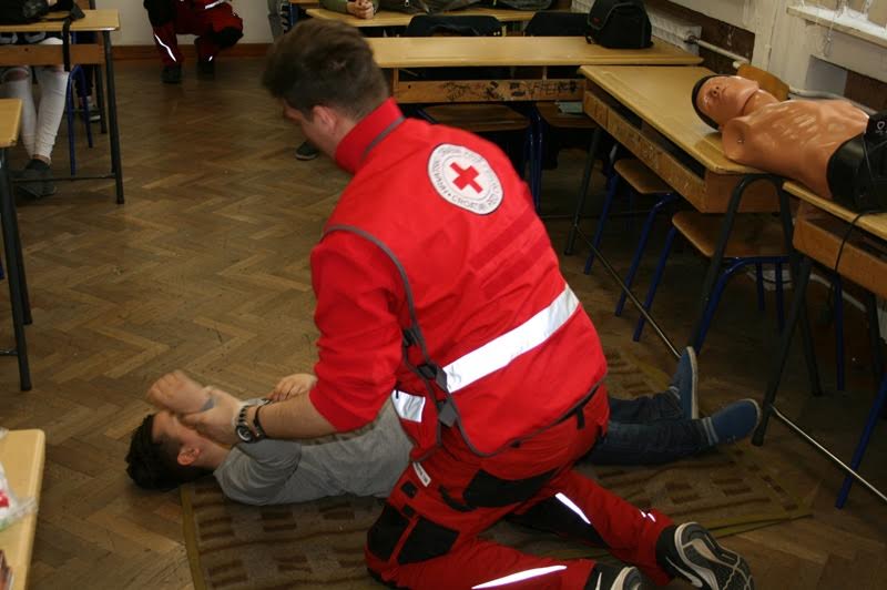 U Velikoj Kopanici organizirana edukacija učenika, članova sekcije Crvenog križa