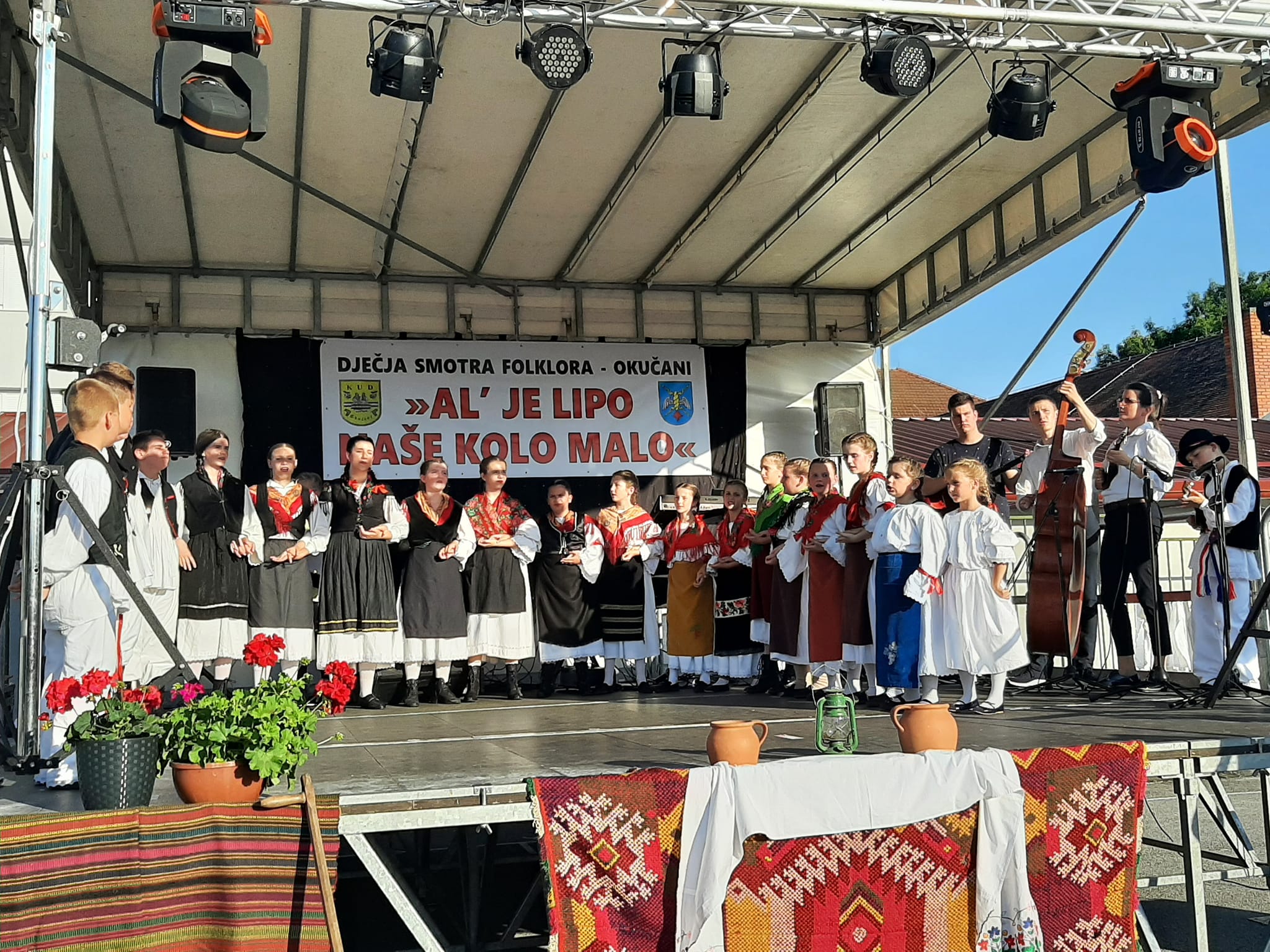 Prva dječja smotra folklora u Okučanima: "Al je lipo naše kolo malo"