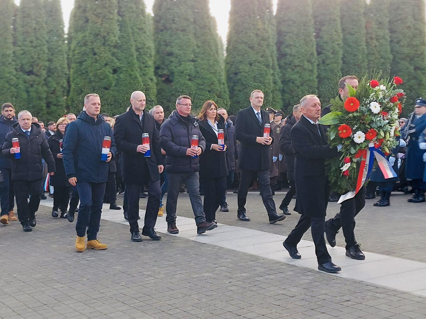 Brodsko-posavski predstavnici odali počast žrtvama 