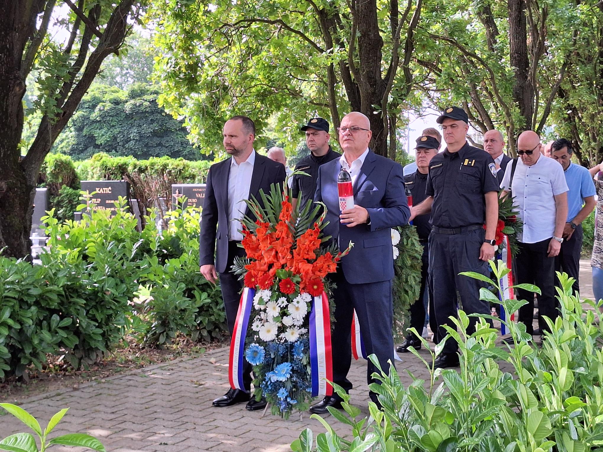 Uoči obilježavanja Dana antifašističke borbe položeni vijenci