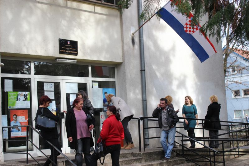 Zapošljavaju Grad, HZMO, Muller, DM, Kuća sretnih ciglica, Metalka...