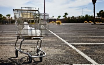Građani rekli ˙Dosta!˙: Trgovine prazne, promet pao za 50%