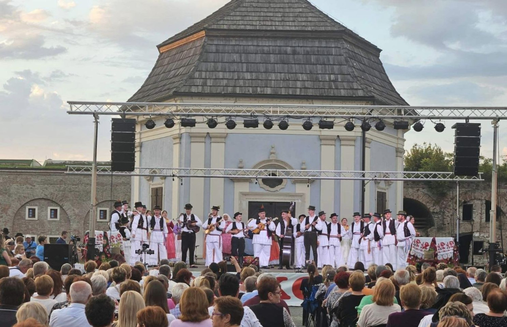 Tradicija i rock ruku pod ruku – 61.  Brodsko kolo spaja nespojivo!