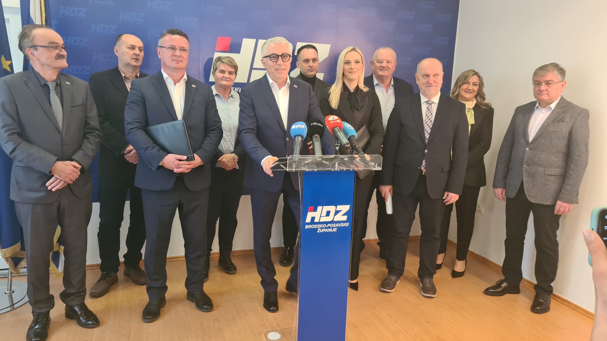 Posljednji trzaji HDZ-a: Pressica u Slavonskom Brodu znak panike?