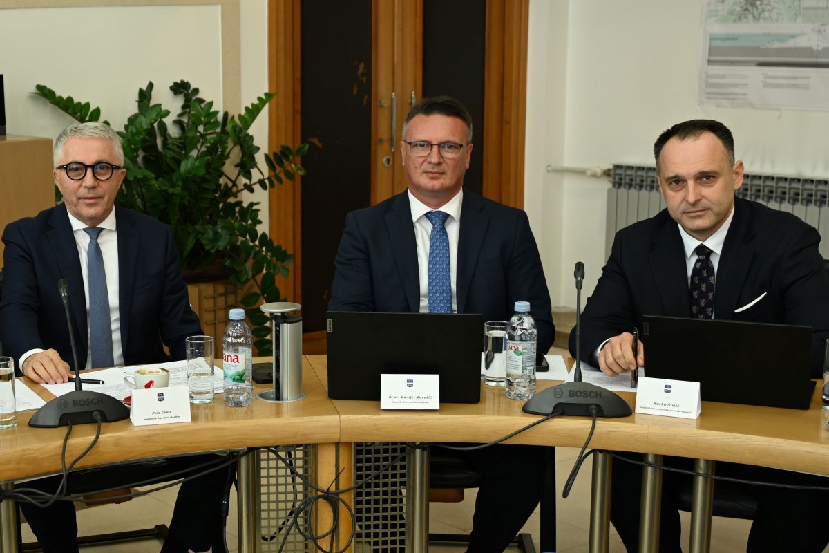 Ćosić: 'Vi hoćete reći da je moj otac bio lud?' – rasprava koja je šokirala vijećnicu