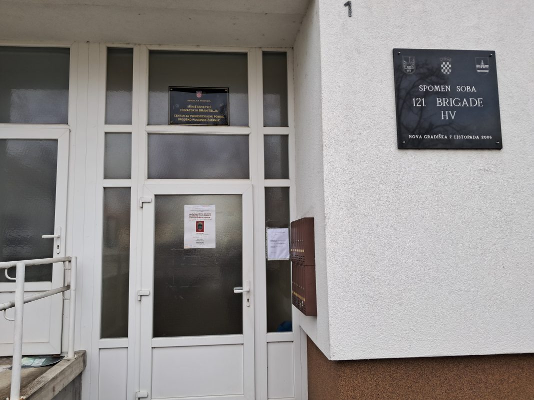 Tko se boji istine? Plakati o Drugom svjetskom ratu uklonjeni pod okriljem noći