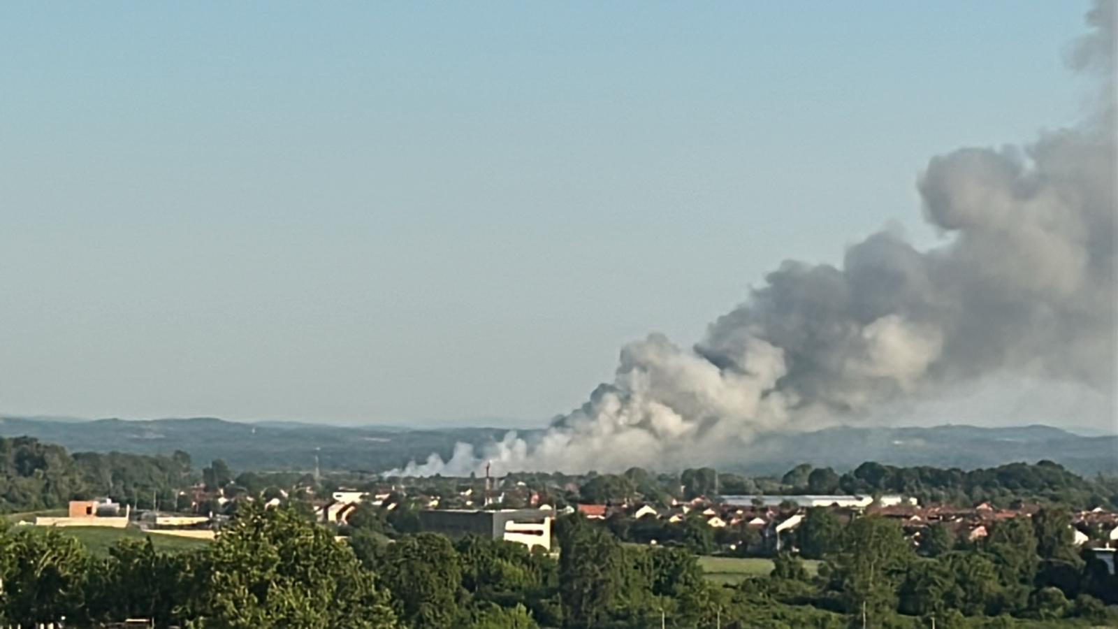Ekološka bomba na granici? Gust dim prekrio nebo nad Bosanskim Brodom