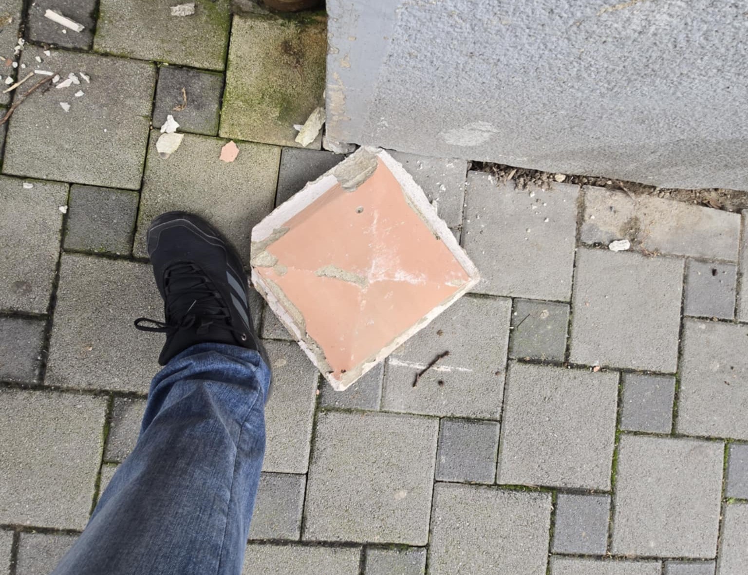 Fotografije koje uznemiruju: Prolazak centrom postaje ruski rulet!