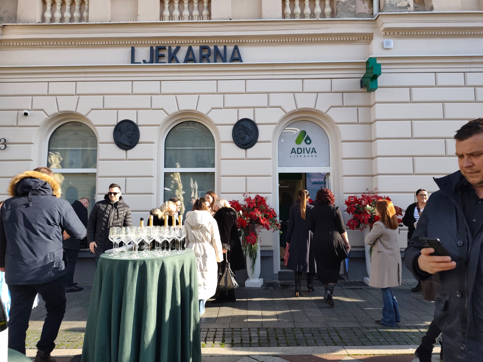 Ministrica Hrstić u Slavonskom Brodu: Ovo je nadstandard koji druge ljekarne nemaju!