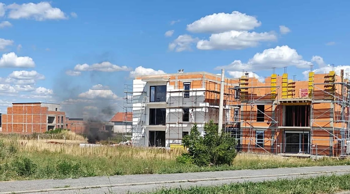 Je li ovo lice gradske stanogradnje? Stiropor gori, inspekcije šute