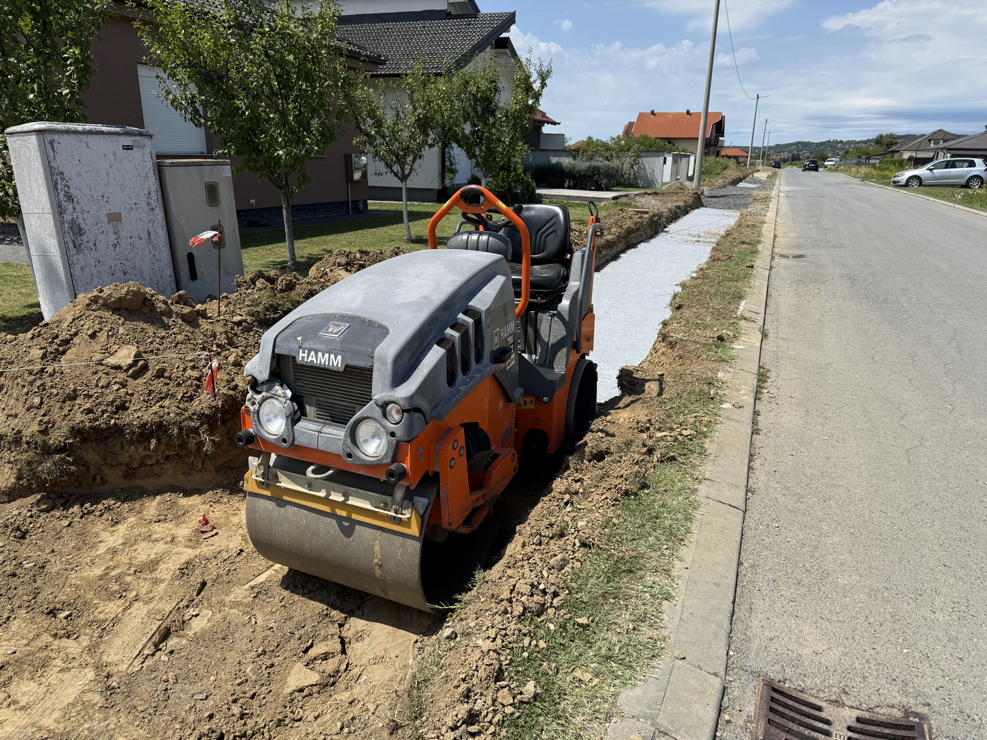 870 metara novih pješačkih staza