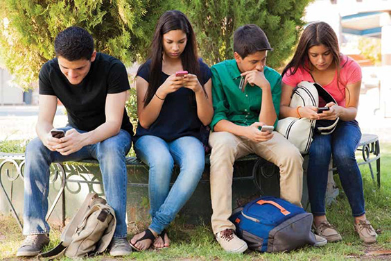 Slavonski Brod pred zabranom mobitela u školama – roditelji podijeljeni!