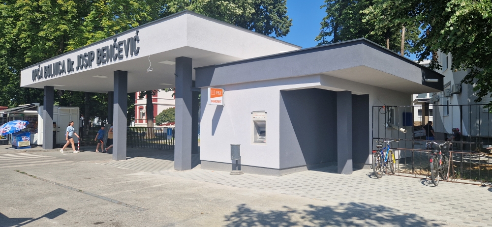 Dvogodišnjakinja iz Slavonskog Broda preminula od posljedica teških opeklina – roditelji privedeni, obdukcija sutra