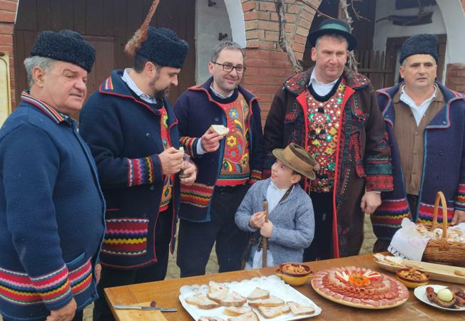 Tri tisuće izvođača na 57. Šokačkom sijelu