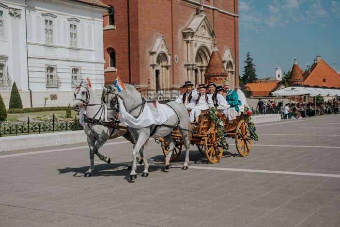 Danas otvoreni 57. Đakovački vezovi