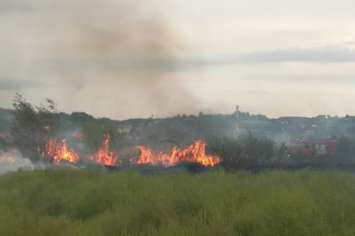 Požari na otvorenom - budite oprezni prilikom spaljivanja biljnog korova 