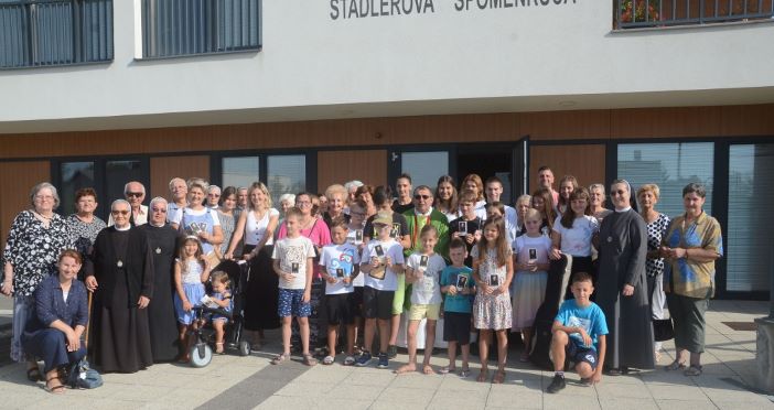 Devetnica u rodnoj kući nadbiskupa Josipa Stadlera