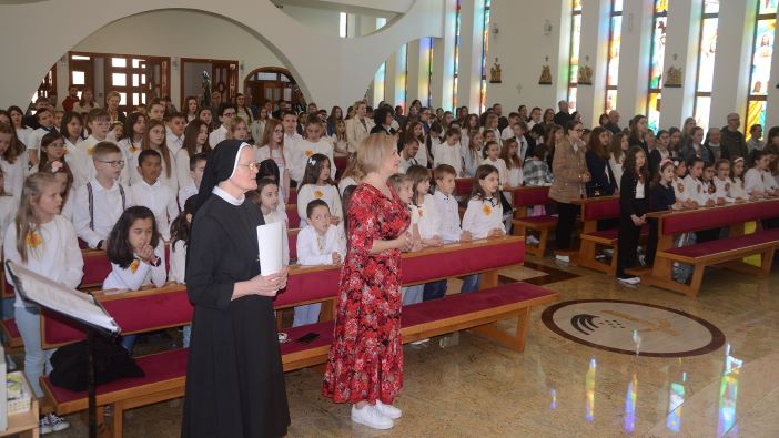 Zlatna harfa održana u Slavonskom Brodu