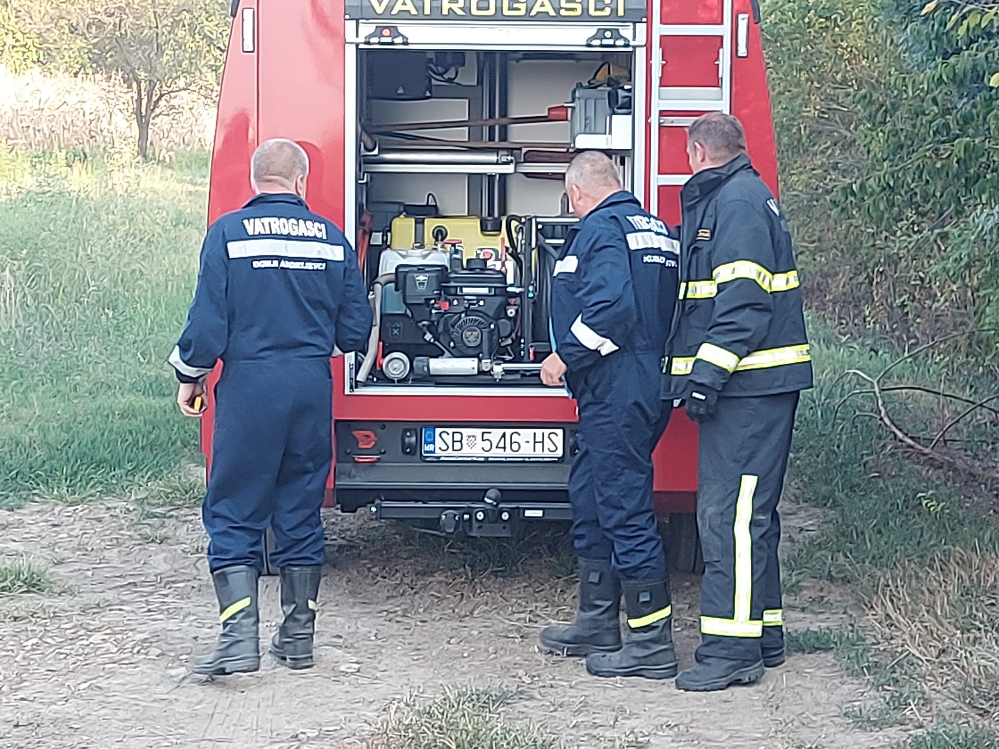 Vatrogasci iscrpljeni: Prestanite paliti! Mi smo se danas dovoljno naradili i umorili!