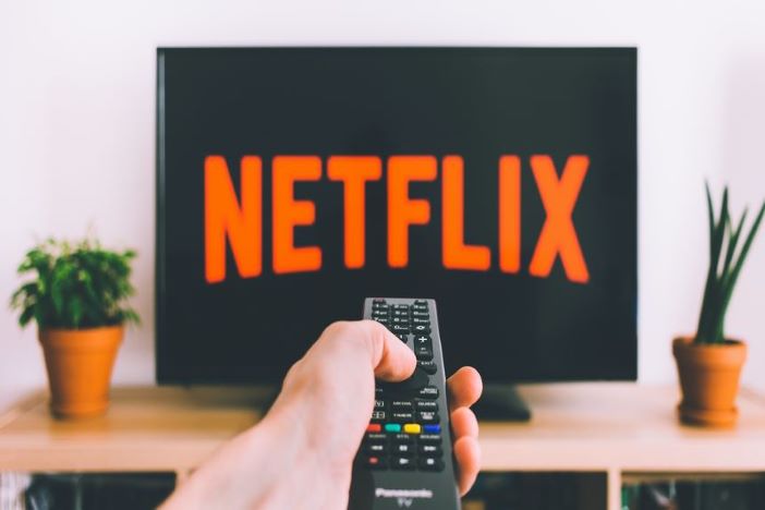 Netflix ima ‘tajni izbornik’ sa stotinama skrivenih serija i filmova, evo kako ih otključati!