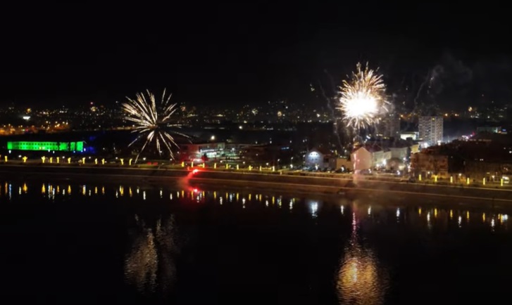 Sretna Nova godina! Pogledajte vatromet kojim je Slavonski Brod ušao u novu godinu